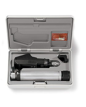 Strich-Skiaskop BETA 200, 2,5V, mit Batteriegriff und Ersatzbirne im Hartschalenetui, Heine Optotechnik, medishop.de