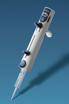 HandyStep S, inkl. Regalhalter zum Serienpipettieren, Brand/Merz & Co., medishop.de